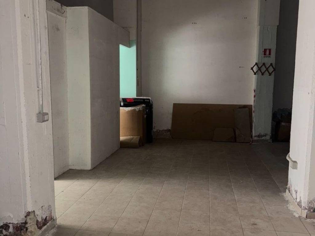 Box / garage a Salerno in Via Gelso, 12 - Foto 3