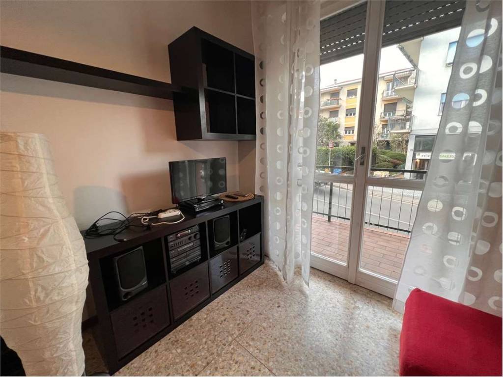 Appartamento a Como in Via Muggiò - Foto 2