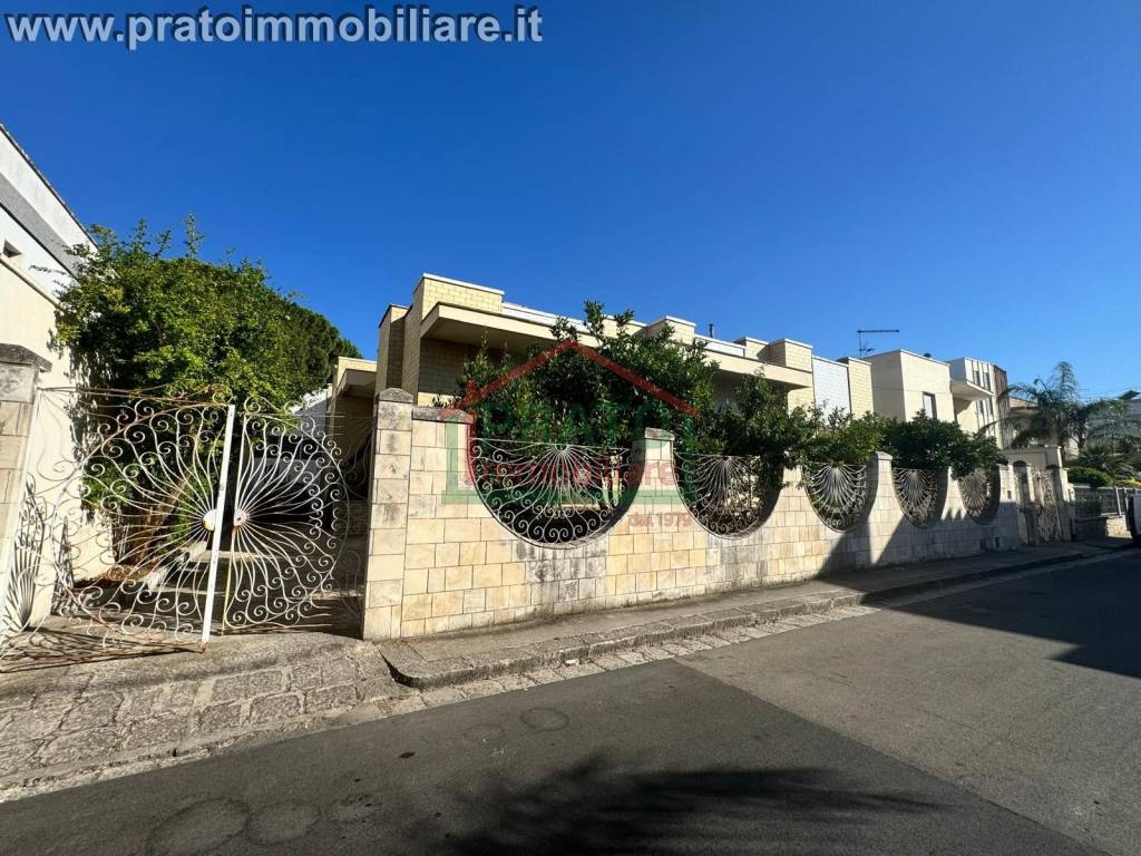 Villa a Squinzano in Via Gino Campa, 5 - Foto 2