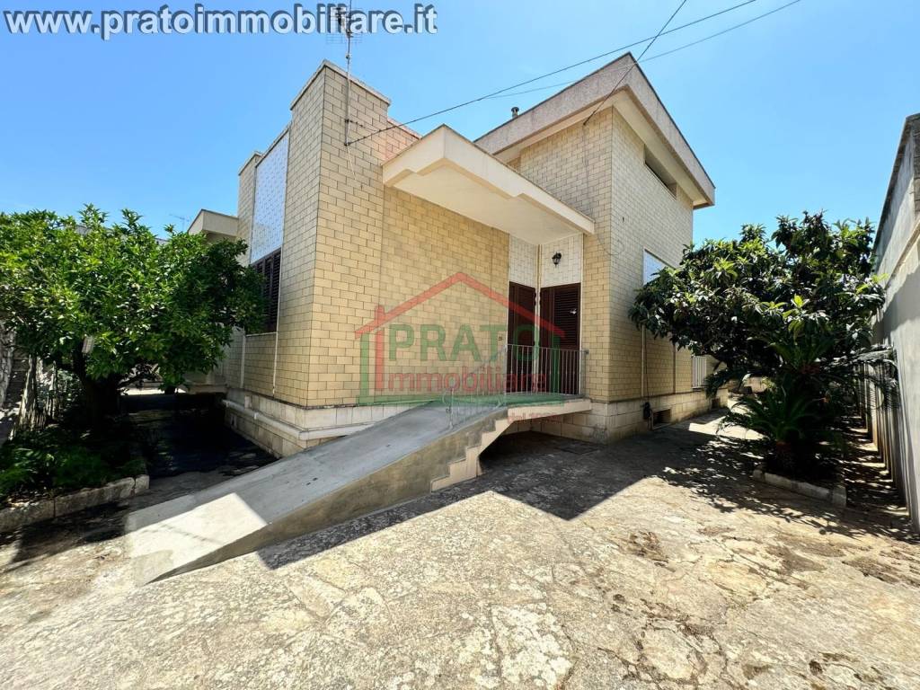 Villa a Squinzano in Via Gino Campa, 5 - Foto 4