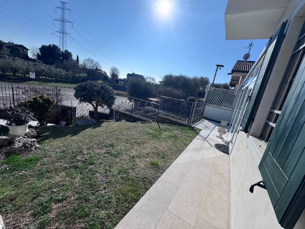 Villa a Affi in Via Belvedere, 15 - Foto 4