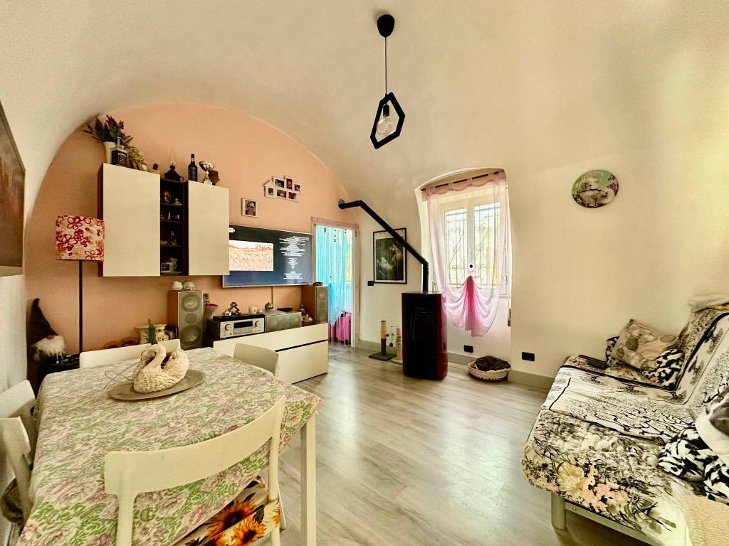 Appartamento a Finale ligure in Via Buonviaggio, 2 - Foto 5