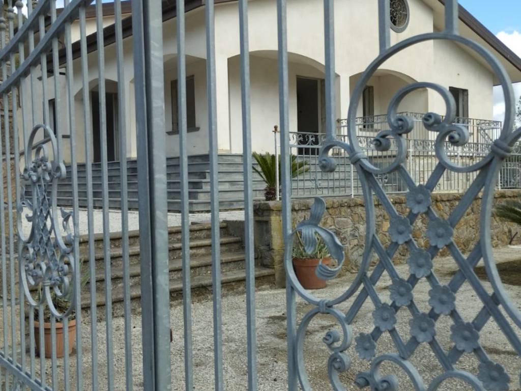 Villa a Roccamonfina in Via San Pietro della Scalambrice - Foto 2