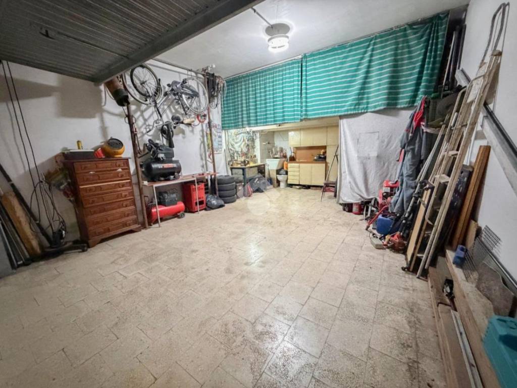Box / garage a Manfredonia in Via dei Gelsi, 9 - Foto 2