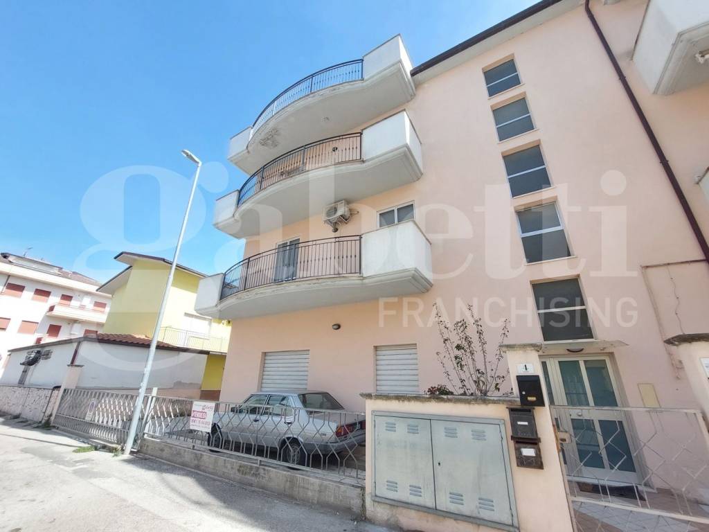 Appartamento a Alba adriatica in Via Liguria , 4 - Foto 3