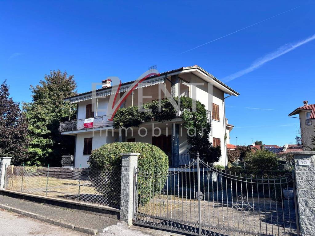 Appartamento a Cavour in Via Manzoni, 12 - Foto 2