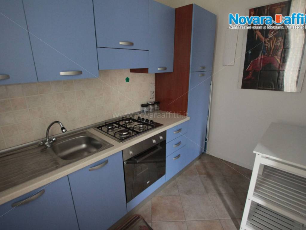 Appartamento a Novara in Piazza Gaudenzio De Pagave, 1 - Foto 4