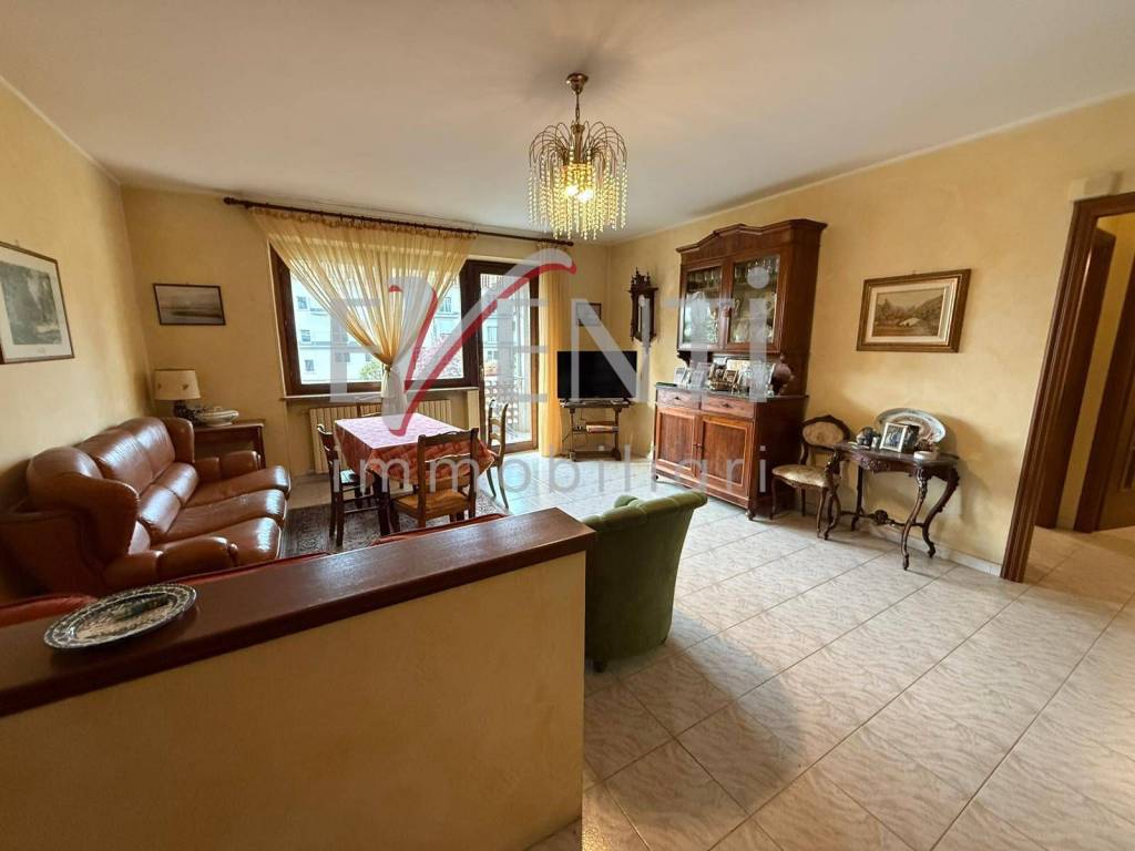 Appartamento a Pinerolo in Via Nazionale, 70 - Foto 2