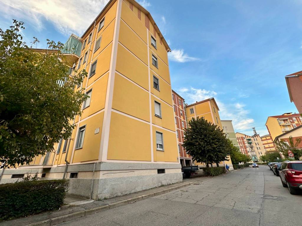 Appartamento a Asti in Via Giuseppe Maggiora Vergano - Foto 2