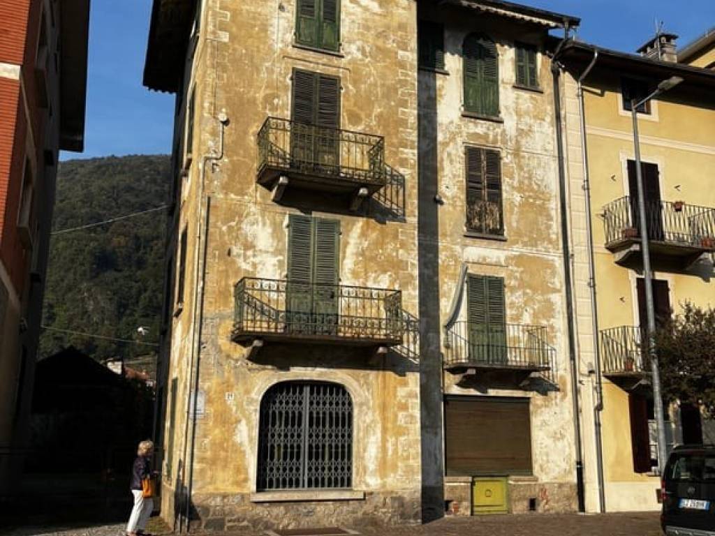 Casa indipendente a Varallo in Via Brigate Garibaldi, 21 - Foto 2