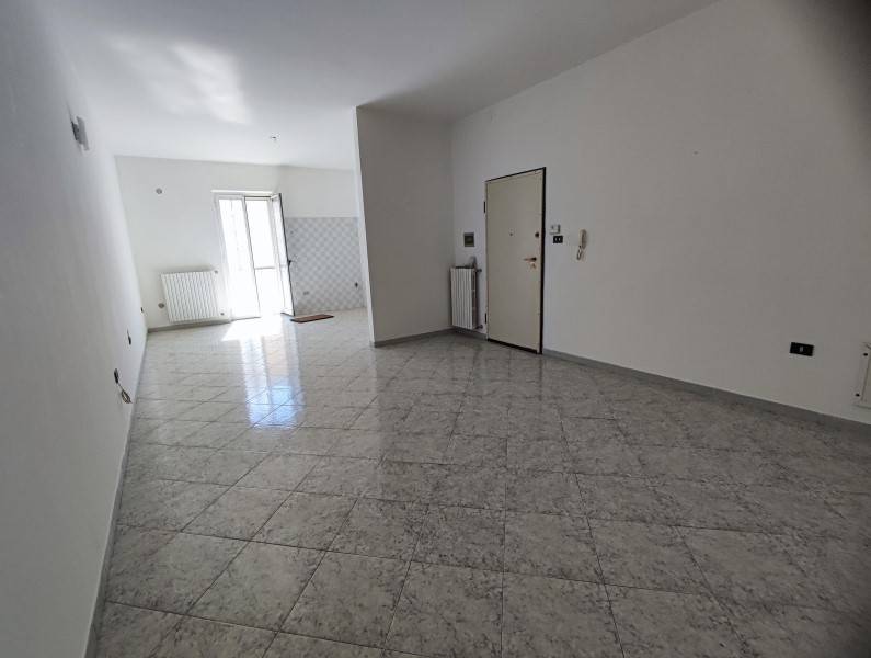 Appartamento a Brindisi in Via Carbonia - Foto 4