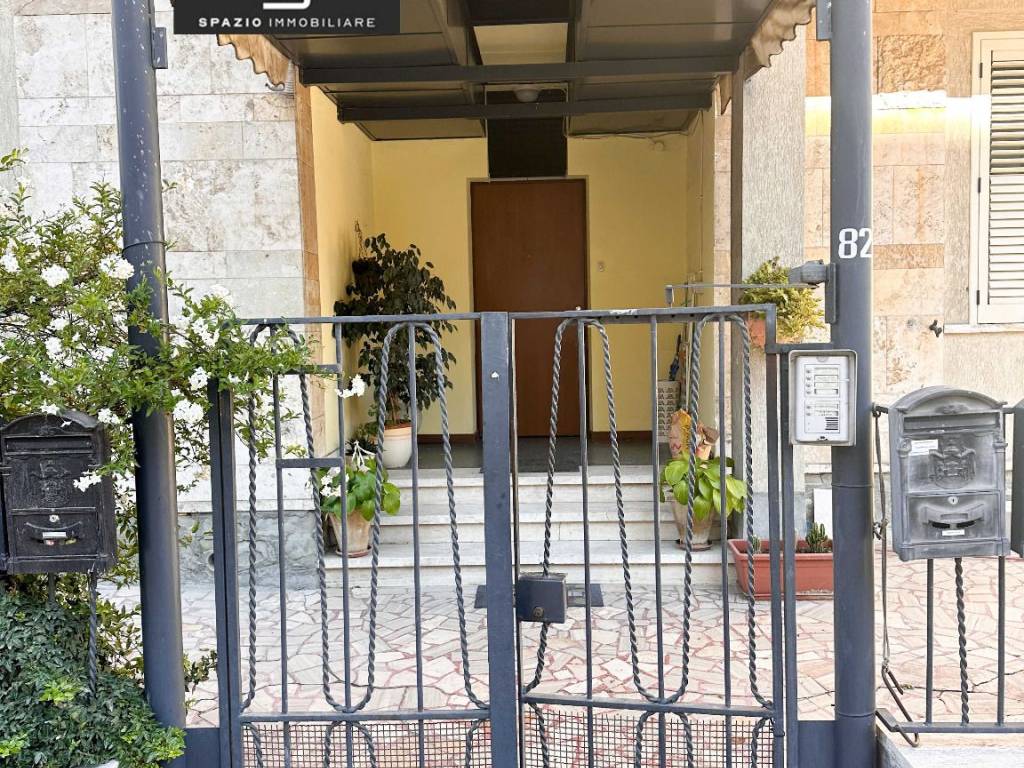 Appartamento a Teramo in Viale Giovanni Bovio, 82 - Foto 2