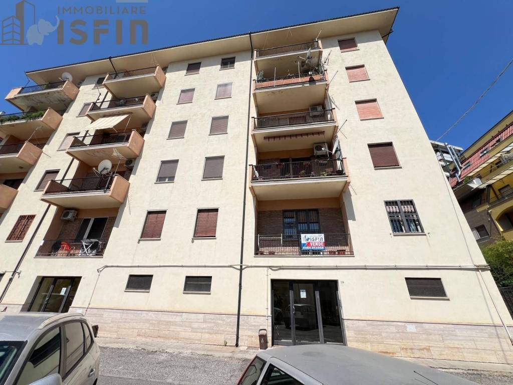 Appartamento a Cosenza in Via Francesco Muzzillo, 39 - Foto 2