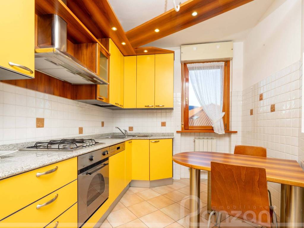 Appartamento a Bareggio in Via San Carlo, 19 - Foto 4