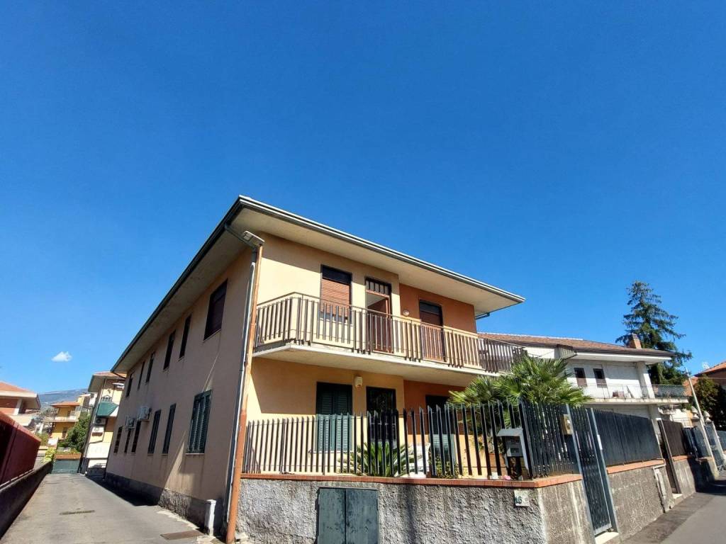 Appartamento a Trecastagni in Via Gioacchino Rossini - Foto 4