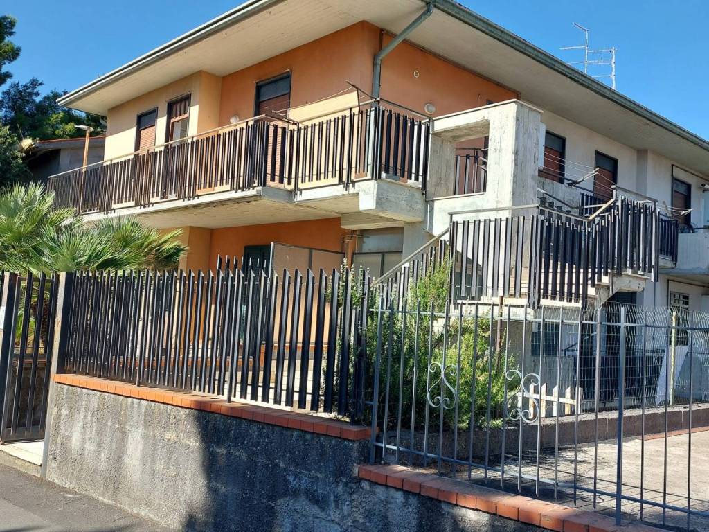 Appartamento a Trecastagni in Via Gioacchino Rossini - Foto 5