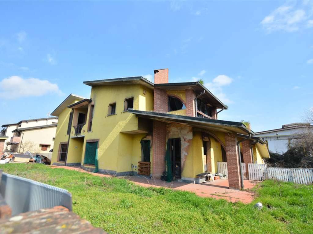 Villa a Caselle lurani in Via Alcide de Gasperi, 24 - Foto 2