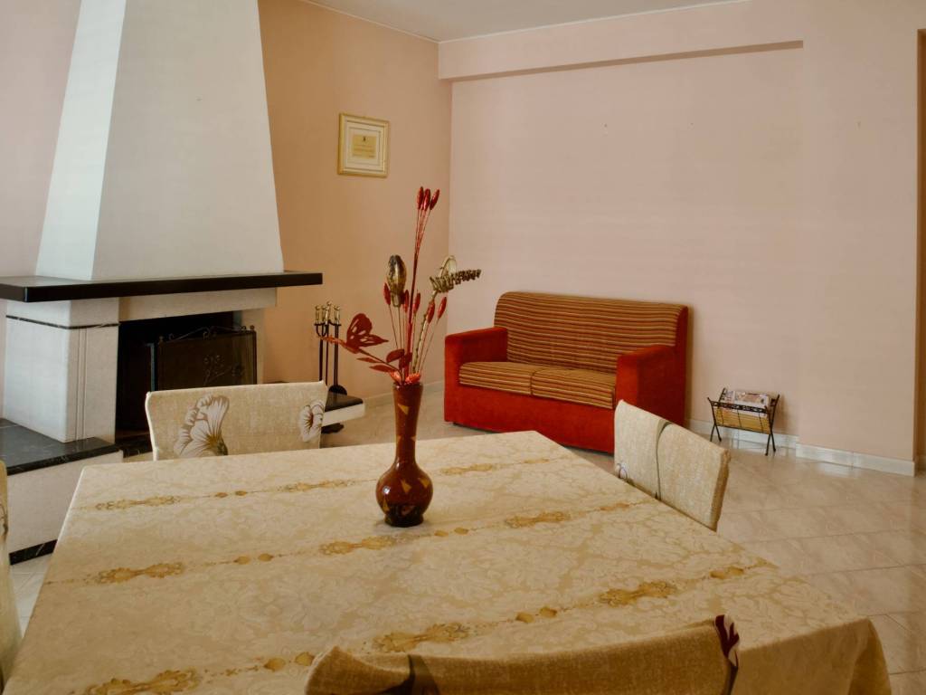 Appartamento a Santa croce camerina in Via Enrico Berlinguer, 33 - Foto 2