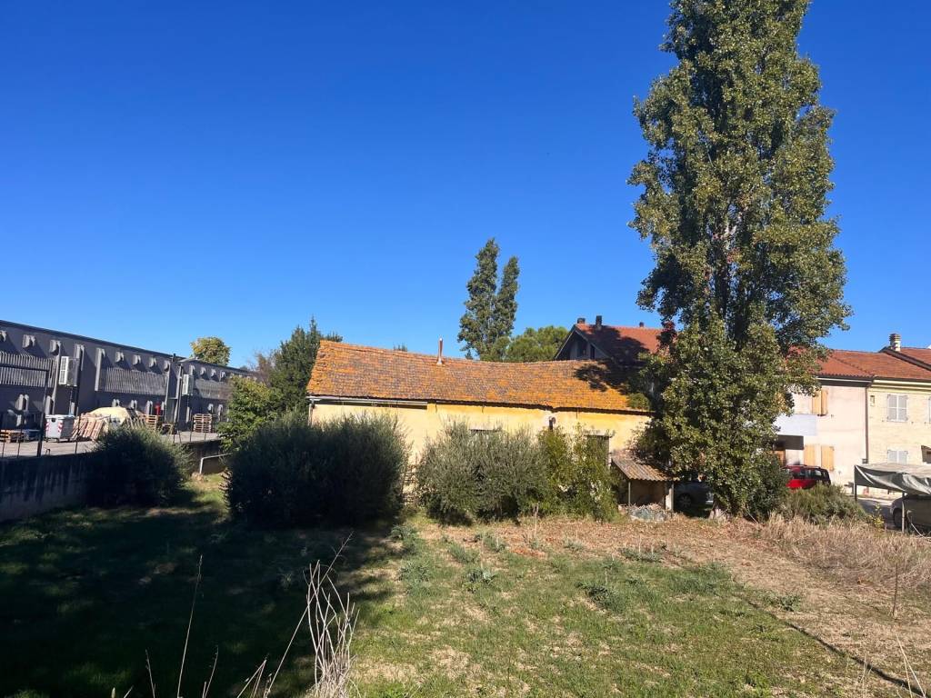 Rustico / casale a Falconara marittima in Via Guglielmo Marconi, 131 - Foto 2