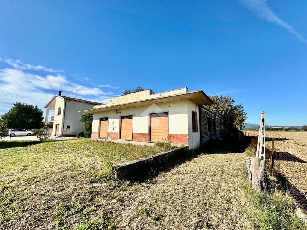 Appartamento a Spoleto in frazione santa maria in campis, 2 - Foto 5