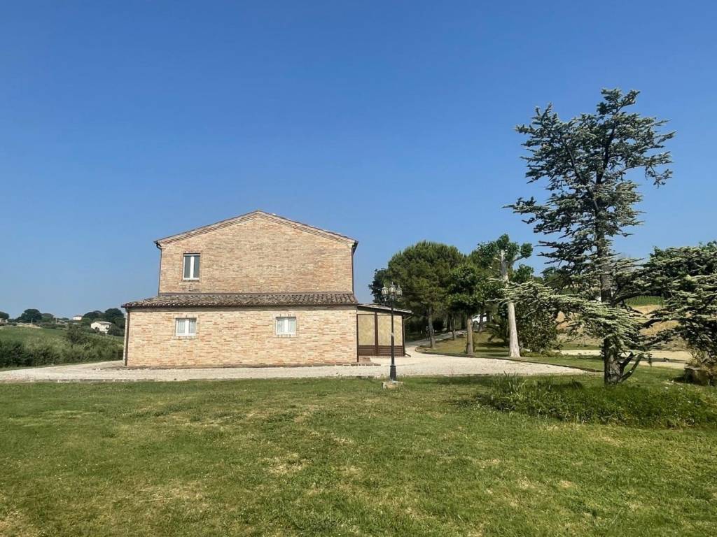 Villa a Appignano in Contrada Carreggiano - Foto 3