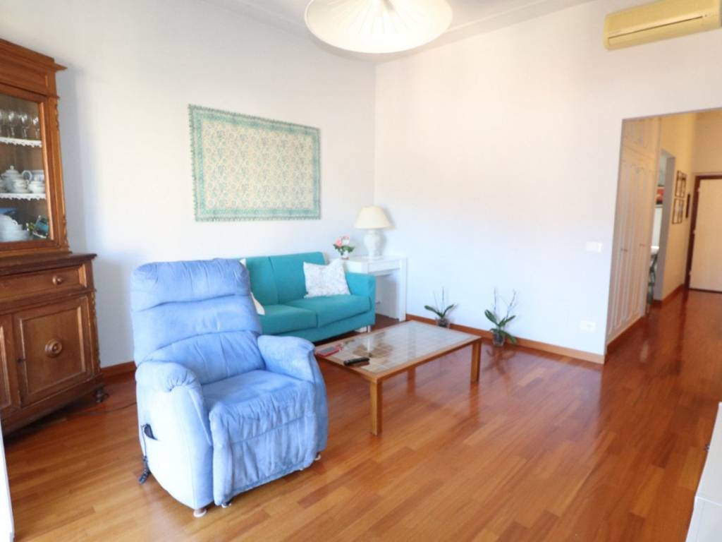 Appartamento a Montevarchi in Via Mincio - Foto 2