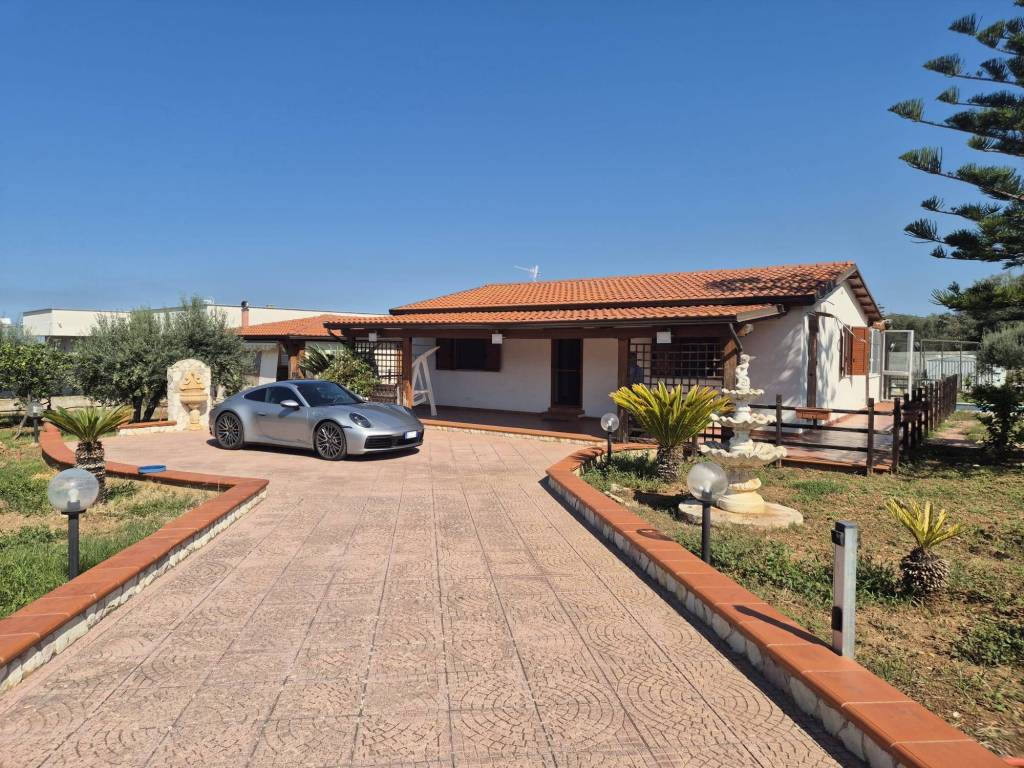 Villa a Carini in Via Leoni, 7 - Foto 2