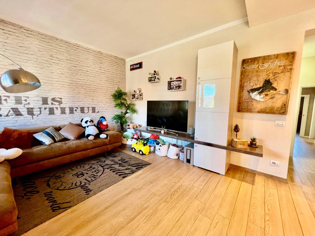 Villa a Campi bisenzio in Via Vasco Pratolini - Foto 2