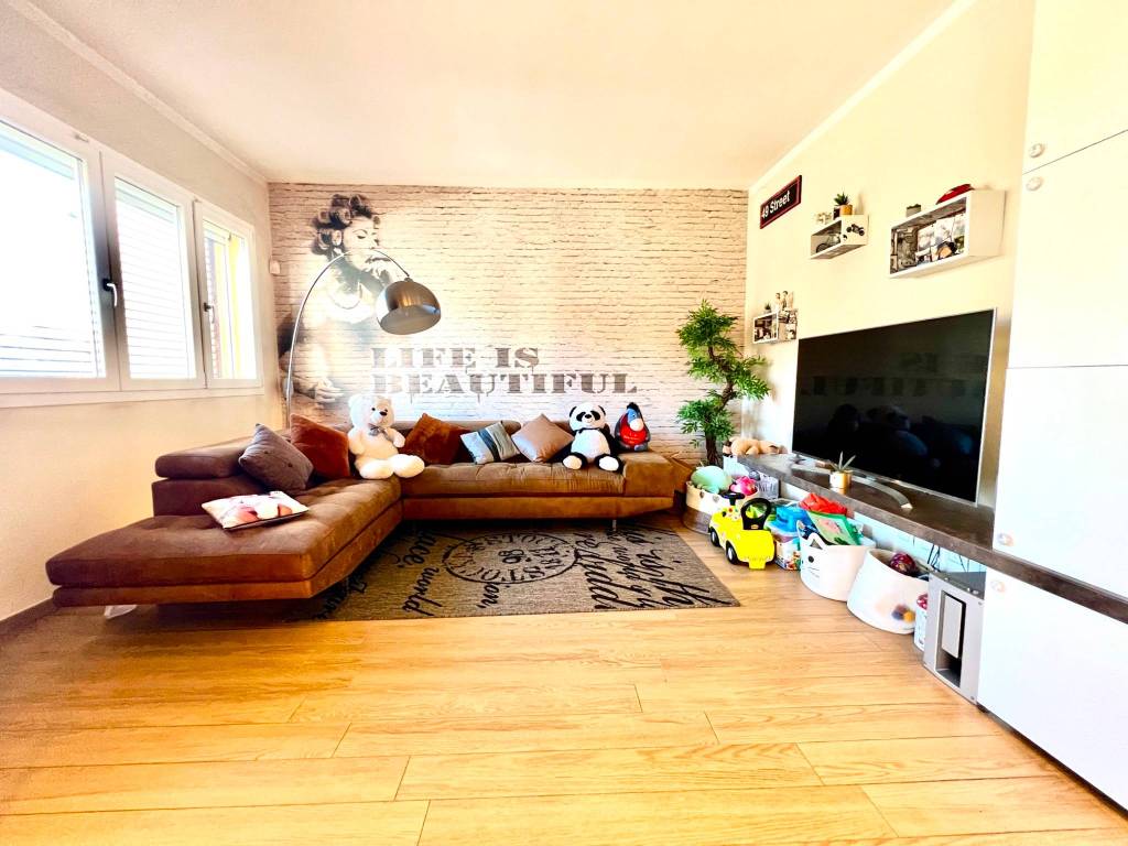 Villa a Campi bisenzio in Via Vasco Pratolini - Foto 4