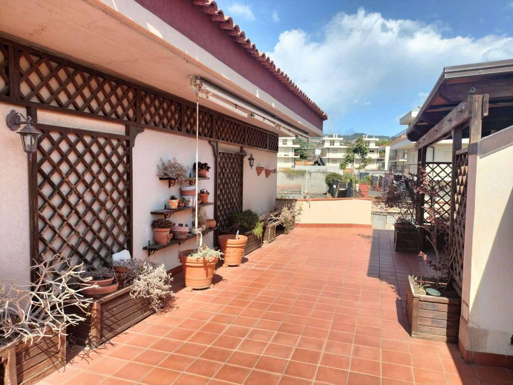 Appartamento a Aci castello in via Domenico Tempio - Foto 2