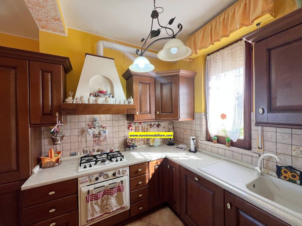 Casa indipendente a Atri in Via Pretetulo, 24 - Foto 4