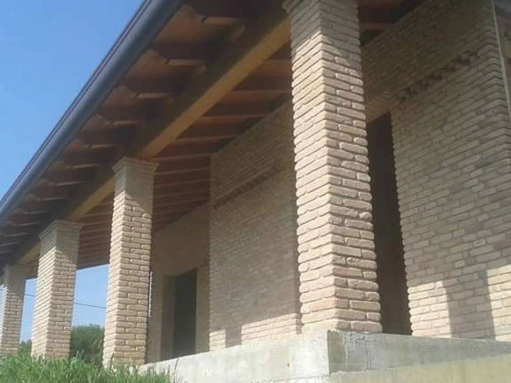 Villa a Codigoro in Via Fronte Secondo Tronco S.N.C. - Foto 2