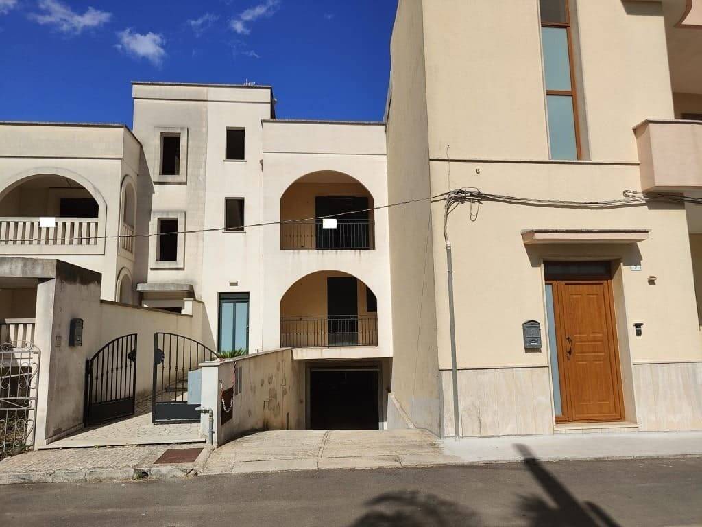 Villa a Presicce-acquarica in via Don Sturzo, snc - Foto 2