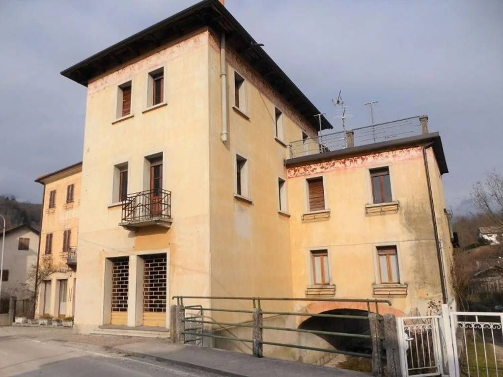 Villa a Alpago in Via Marconi, 36 - Foto 4