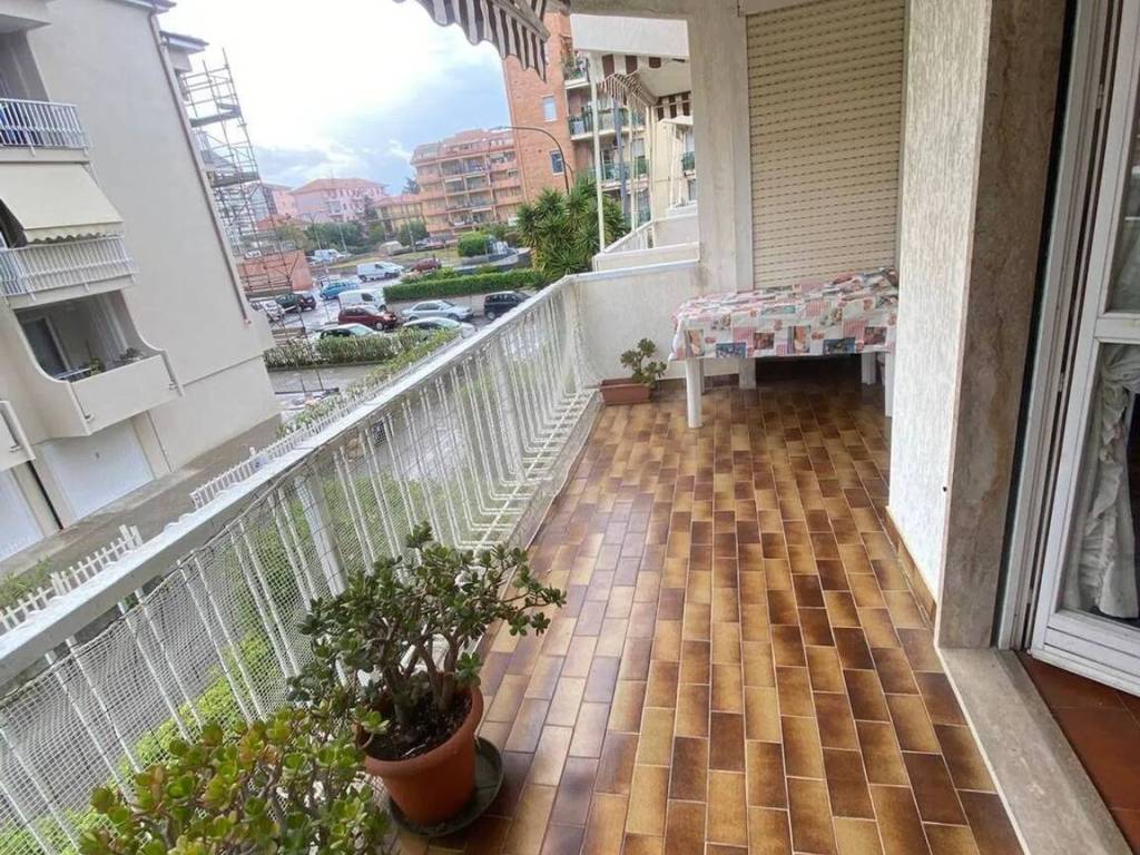 Appartamento a Albenga in Via Nino Bixio - Foto 2