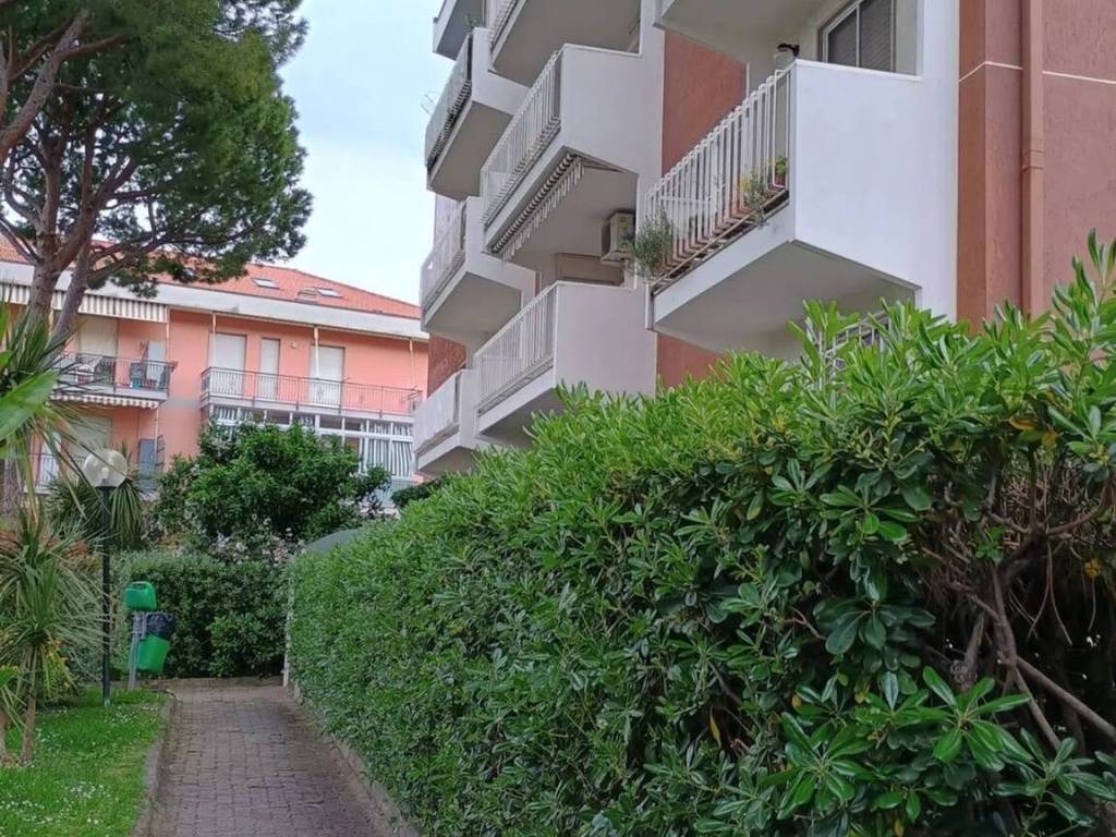 Appartamento a Albenga in Via Nino Bixio - Foto 4
