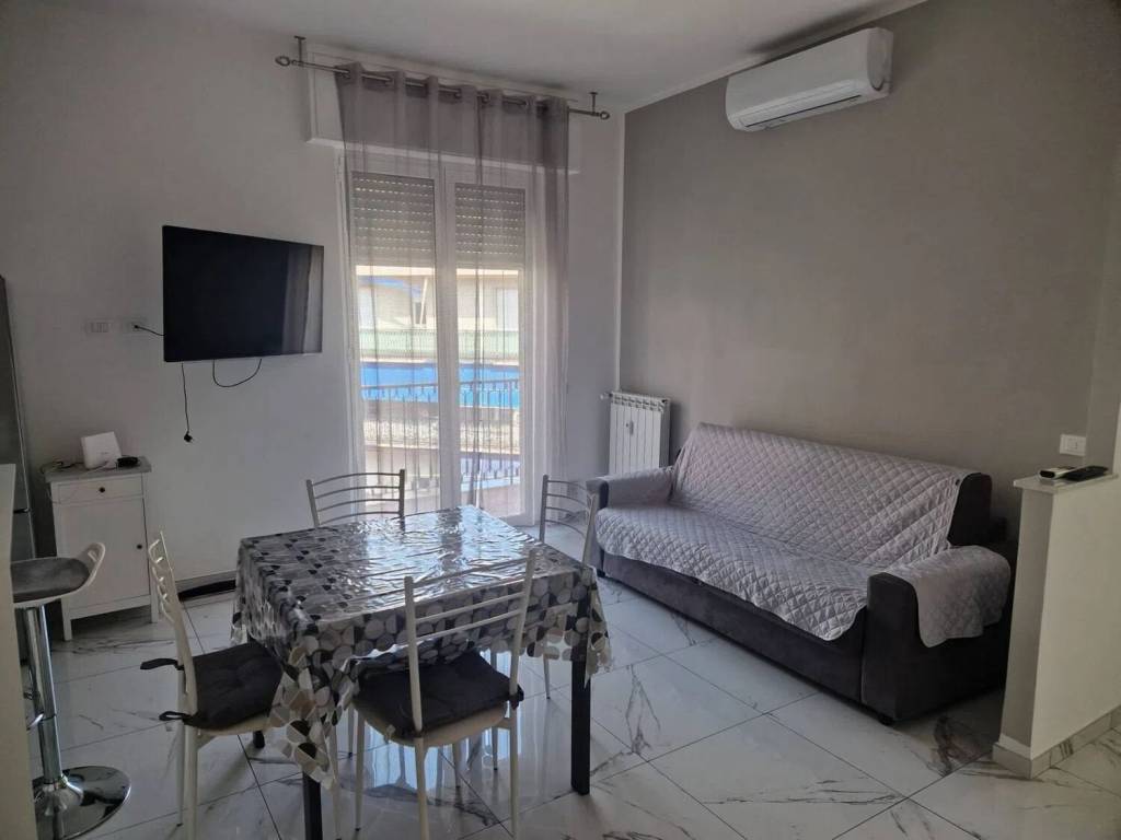 Appartamento a Albenga in Via Costituzione, 9 - Foto 2