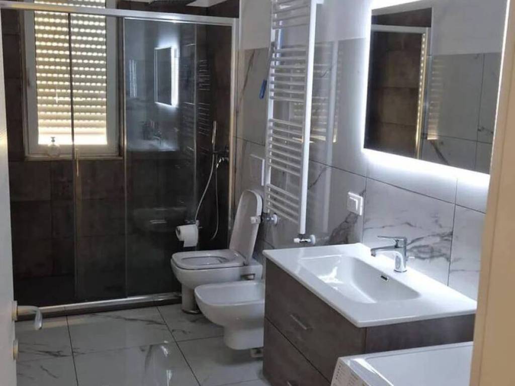 Appartamento a Albenga in Via Costituzione, 9 - Foto 3