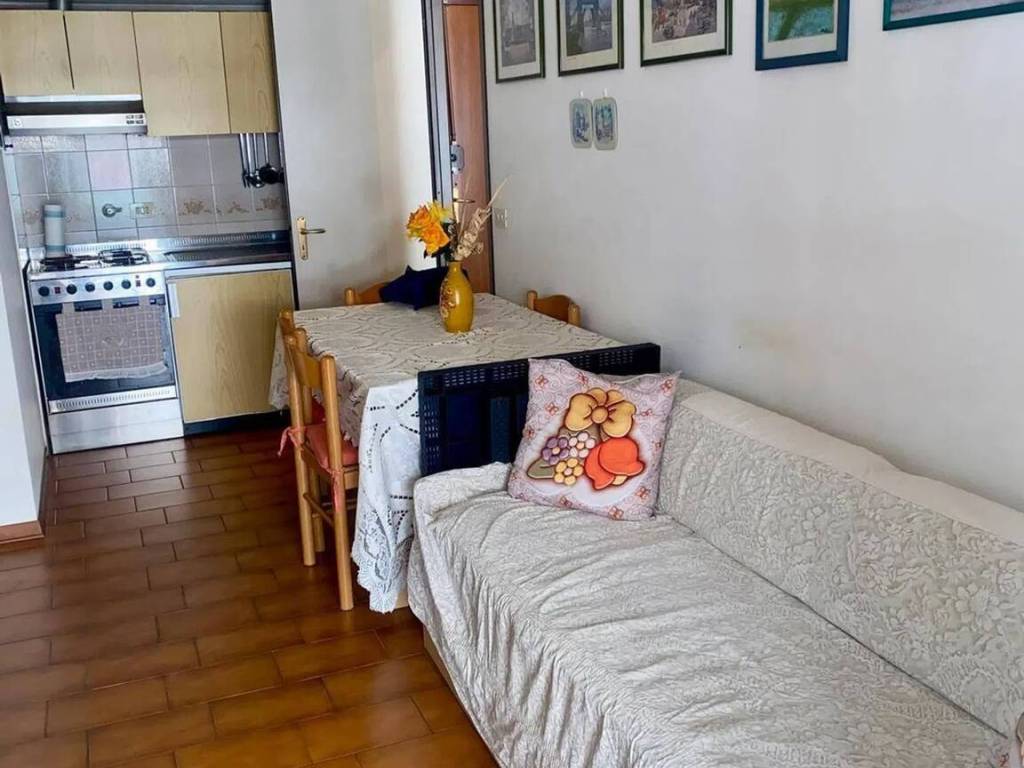 Appartamento a Albenga in Via Costituzione - Foto 3