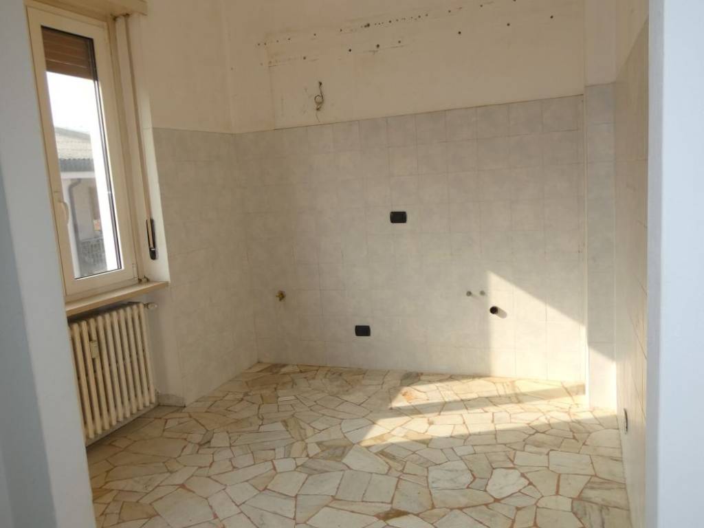 Appartamento a Alba in Via Cuneo - Foto 3