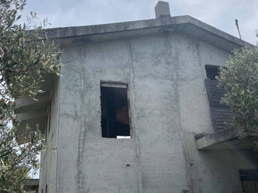 Villa a Borgia in Via Martiri di Melissa - Foto 3