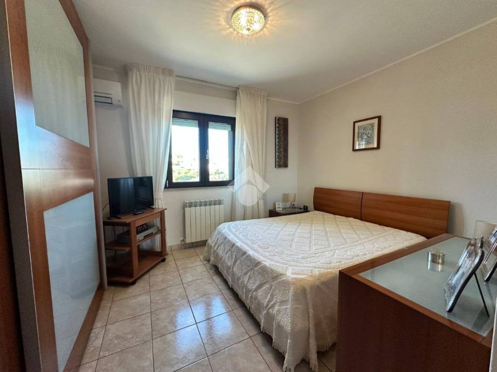 Appartamento a Crotone in Via De curtis, 4 - Foto 4