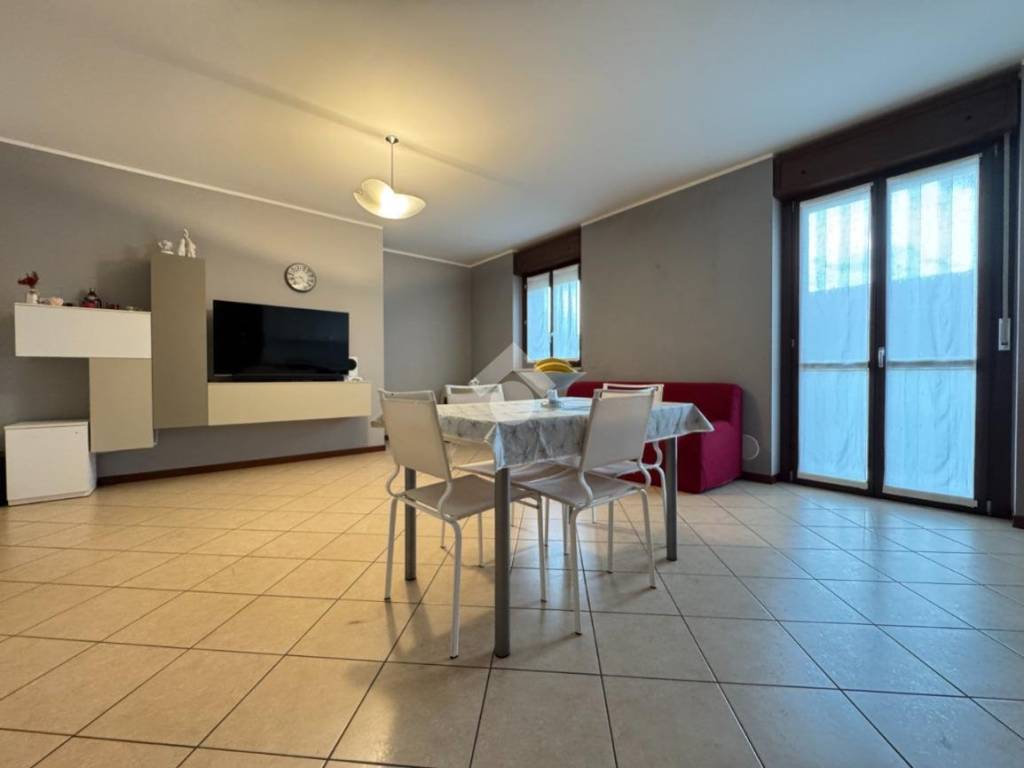 Appartamento a Cameri in STRADA PRIVATA XXV Aprile, 8 - Foto 2