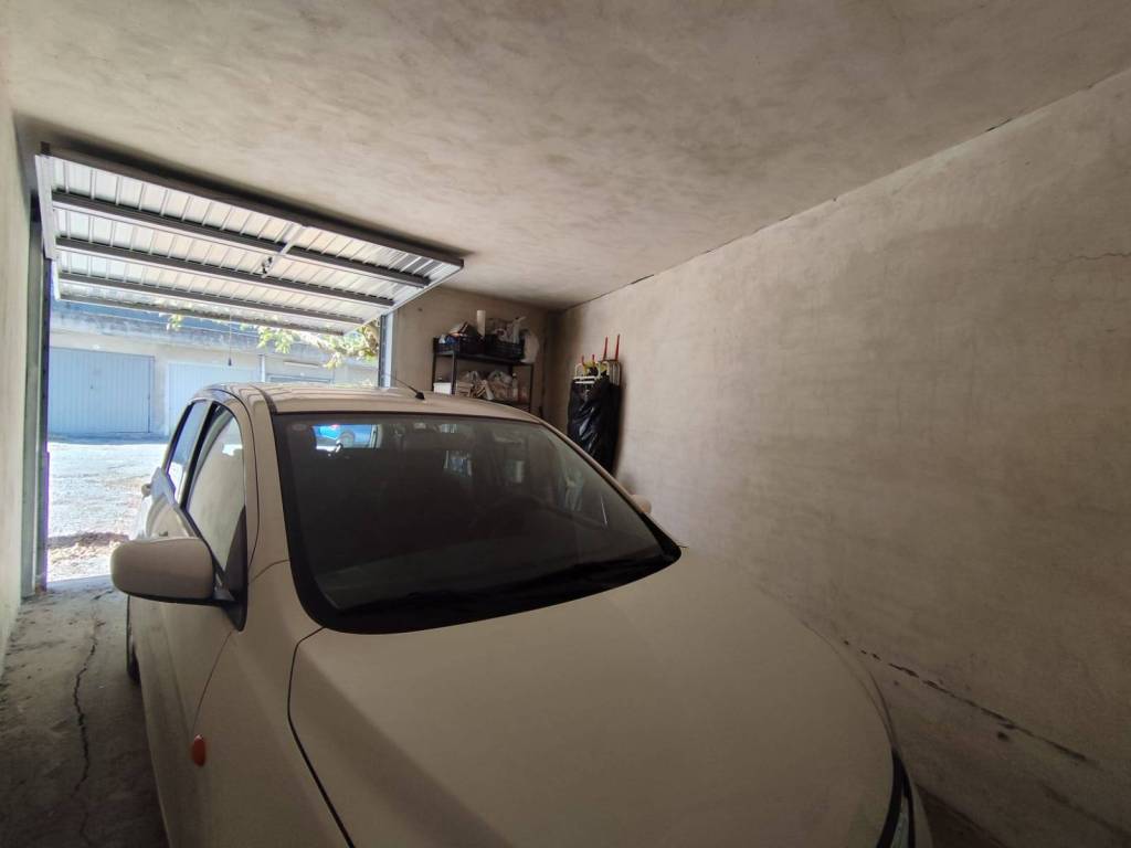 Box / garage a Ivrea in Via Aosta, 12 - Foto 2