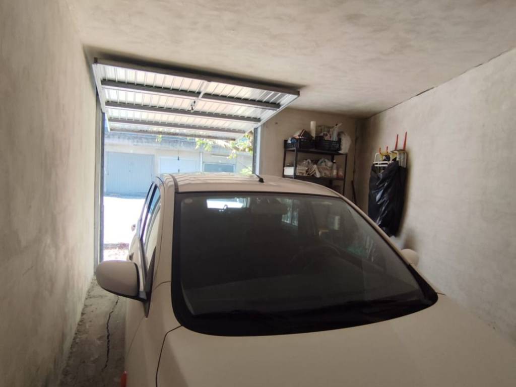 Box / garage a Ivrea in Via Aosta, 12 - Foto 3