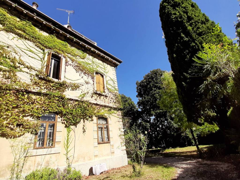 Villa a Udine in Via Fabio Asquini, 41 - Foto 3