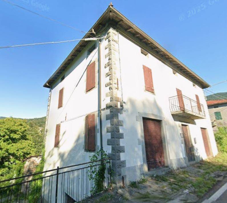 Villa a Monchio delle corti in Strada Provinciale Massese, 41 - Foto 2