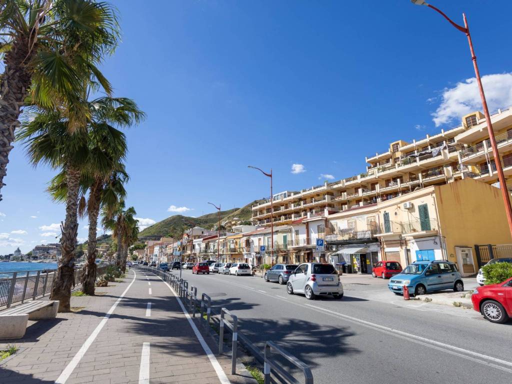 Appartamento a Messina in Via Consolare Pompea, 1213 - Foto 2