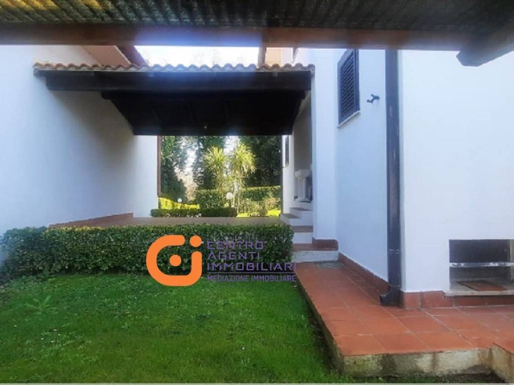 Villa a Sabaudia in Via dello Scorpione - Foto 4