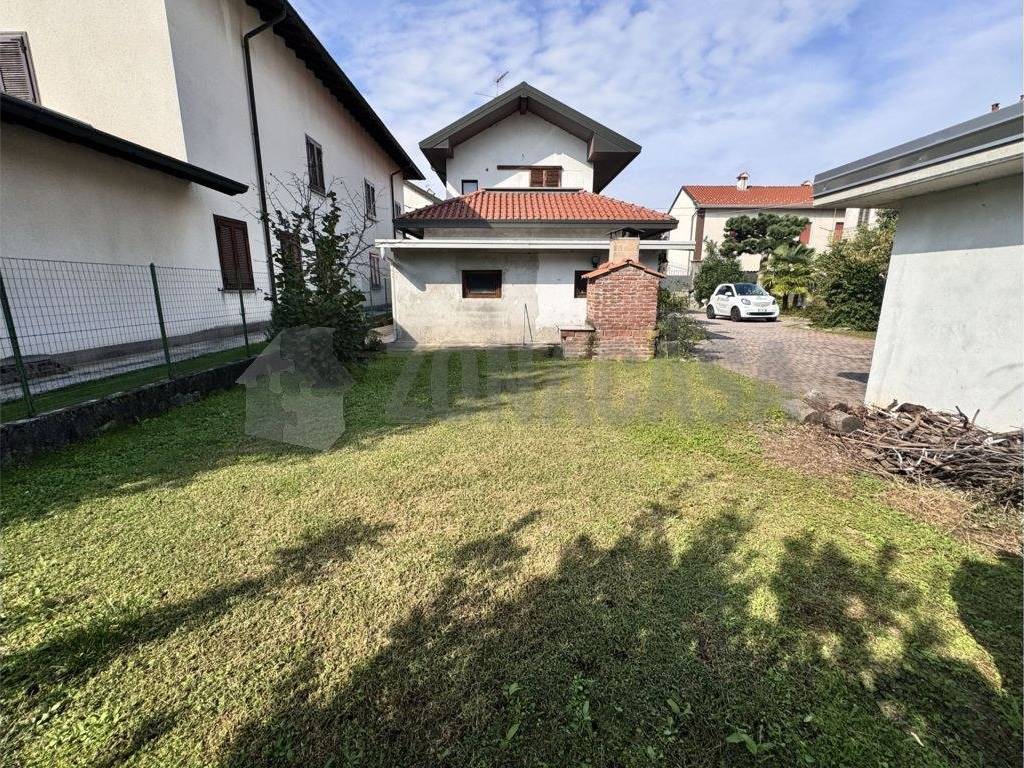 Villa a Lonate pozzolo in Via Reno - Foto 3